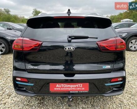 Чорний Кіа Niro, об'ємом двигуна 0 л та пробігом 131 тис. км за 21500 $, фото 13 на Automoto.ua