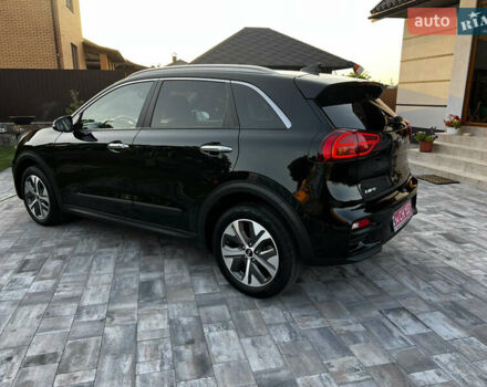 Чорний Кіа Niro, об'ємом двигуна 0 л та пробігом 65 тис. км за 16499 $, фото 39 на Automoto.ua