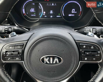 Чорний Кіа Niro, об'ємом двигуна 0 л та пробігом 64 тис. км за 23700 $, фото 47 на Automoto.ua