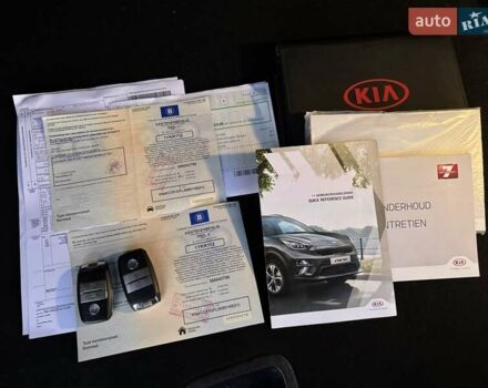Черный Киа Niro, объемом двигателя 0 л и пробегом 110 тыс. км за 17999 $, фото 4 на Automoto.ua