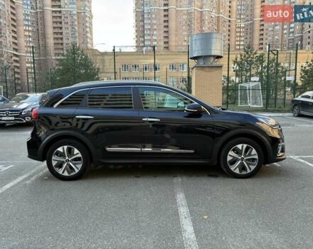 Черный Киа Niro, объемом двигателя 0 л и пробегом 105 тыс. км за 20500 $, фото 8 на Automoto.ua