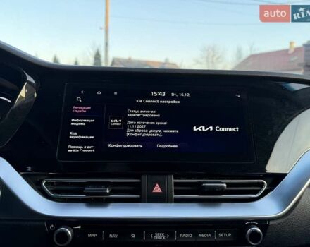 Чорний Кіа Niro, об'ємом двигуна 0 л та пробігом 69 тис. км за 21500 $, фото 25 на Automoto.ua