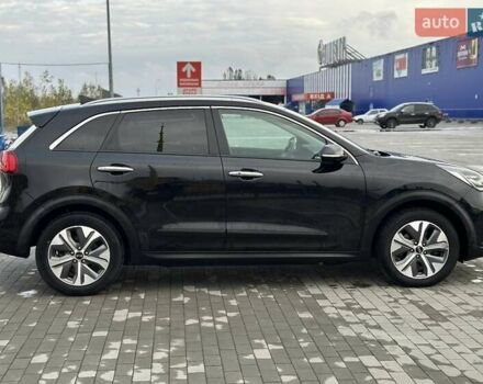 Чорний Кіа Niro, об'ємом двигуна 0 л та пробігом 148 тис. км за 18600 $, фото 3 на Automoto.ua