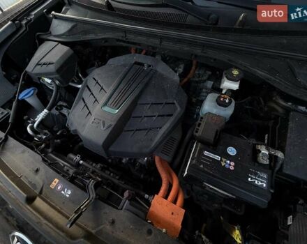 Чорний Кіа Niro, об'ємом двигуна 0 л та пробігом 69 тис. км за 21500 $, фото 41 на Automoto.ua
