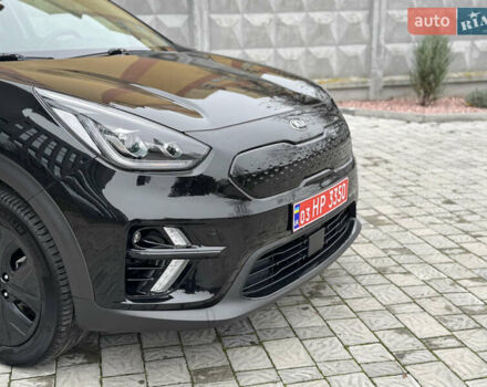 Чорний Кіа Niro, об'ємом двигуна 0 л та пробігом 109 тис. км за 17499 $, фото 41 на Automoto.ua