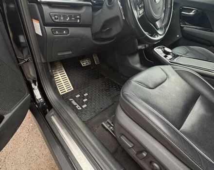 Чорний Кіа Niro, об'ємом двигуна 0 л та пробігом 172 тис. км за 19000 $, фото 2 на Automoto.ua