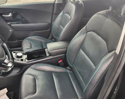 Чорний Кіа Niro, об'ємом двигуна 0 л та пробігом 146 тис. км за 18900 $, фото 15 на Automoto.ua