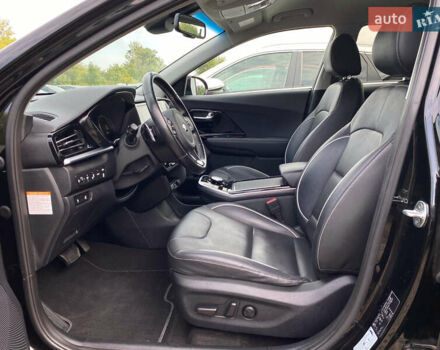 Киа Niro 2020 в Львове на Automoto.ua Черный Киа Niro, объемом двигателя 0 л и пробегом 64 тыс. км за 22700 $, фото 38 на Automoto.ua