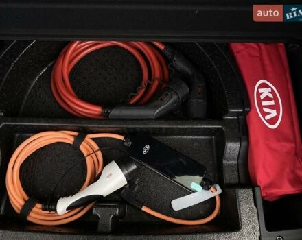 Чорний Кіа Niro, об'ємом двигуна 0 л та пробігом 131 тис. км за 21500 $, фото 60 на Automoto.ua