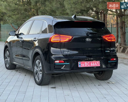 Чорний Кіа Niro, об'ємом двигуна 0 л та пробігом 149 тис. км за 18999 $, фото 5 на Automoto.ua
