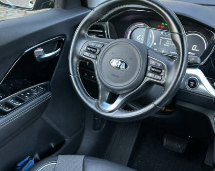 Черный Киа Niro, объемом двигателя 0 л и пробегом 112 тыс. км за 18750 $, фото 47 на Automoto.ua