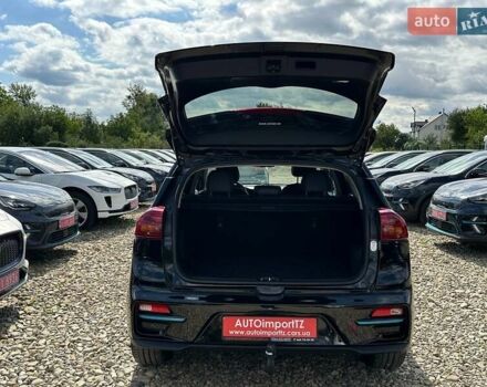 Черный Киа Niro, объемом двигателя 0 л и пробегом 80 тыс. км за 23400 $, фото 68 на Automoto.ua