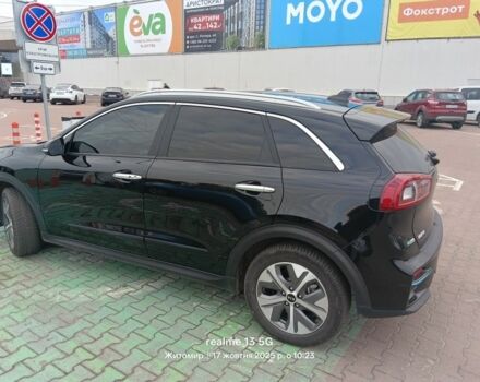 Чорний Кіа Niro, об'ємом двигуна 0 л та пробігом 170 тис. км за 16500 $, фото 1 на Automoto.ua