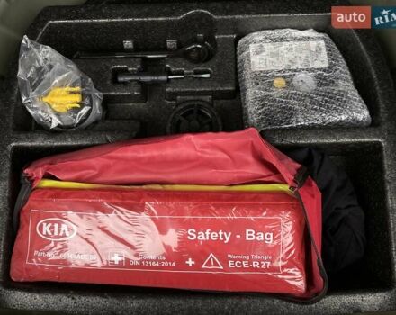 Черный Киа Niro, объемом двигателя 0 л и пробегом 107 тыс. км за 21400 $, фото 64 на Automoto.ua