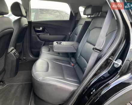 Чорний Кіа Niro, об'ємом двигуна 0 л та пробігом 64 тис. км за 23700 $, фото 89 на Automoto.ua