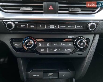 Чорний Кіа Niro, об'ємом двигуна 0 л та пробігом 96 тис. км за 20600 $, фото 45 на Automoto.ua
