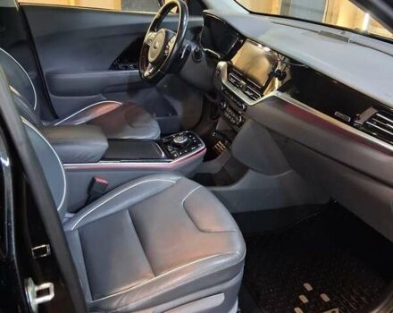 Чорний Кіа Niro, об'ємом двигуна 0 л та пробігом 143 тис. км за 17800 $, фото 16 на Automoto.ua