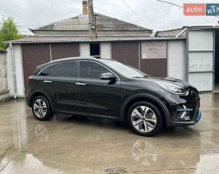Черный Киа Niro, объемом двигателя 0 л и пробегом 104 тыс. км за 17550 $, фото 3 на Automoto.ua