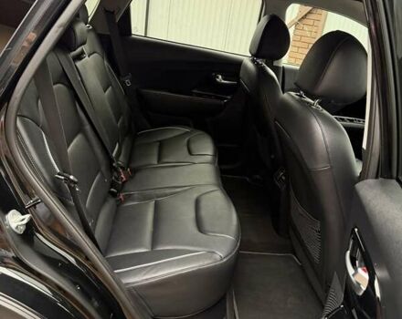 Чорний Кіа Niro, об'ємом двигуна 0 л та пробігом 89 тис. км за 20799 $, фото 66 на Automoto.ua