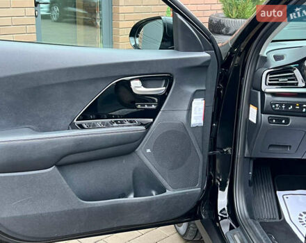 Черный Киа Niro, объемом двигателя 0 л и пробегом 140 тыс. км за 21500 $, фото 11 на Automoto.ua