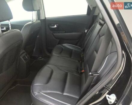 Черный Киа Niro, объемом двигателя 0 л и пробегом 122 тыс. км за 18900 $, фото 3 на Automoto.ua