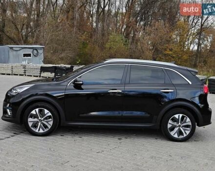 Чорний Кіа Niro, об'ємом двигуна 0 л та пробігом 115 тис. км за 20700 $, фото 15 на Automoto.ua