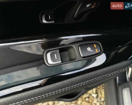 Чорний Кіа Niro, об'ємом двигуна 0 л та пробігом 88 тис. км за 21900 $, фото 12 на Automoto.ua