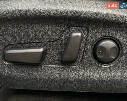 Чорний Кіа Niro, об'ємом двигуна 0 л та пробігом 64 тис. км за 23700 $, фото 40 на Automoto.ua