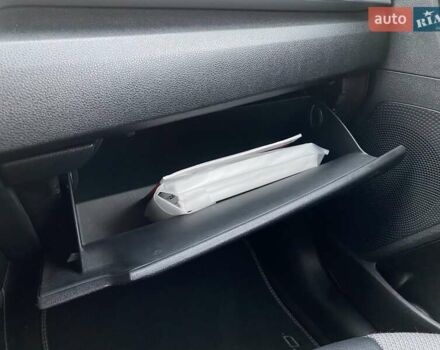 Чорний Кіа Niro, об'ємом двигуна 0 л та пробігом 96 тис. км за 20600 $, фото 50 на Automoto.ua