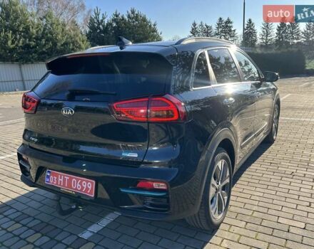 Чорний Кіа Niro, об'ємом двигуна 0 л та пробігом 112 тис. км за 20499 $, фото 7 на Automoto.ua