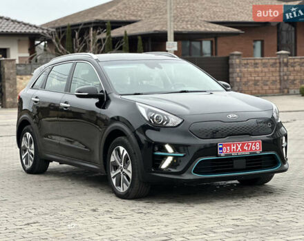 Чорний Кіа Niro, об'ємом двигуна 0 л та пробігом 130 тис. км за 18300 $, фото 3 на Automoto.ua