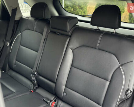 Чорний Кіа Niro, об'ємом двигуна 0 л та пробігом 110 тис. км за 19500 $, фото 60 на Automoto.ua