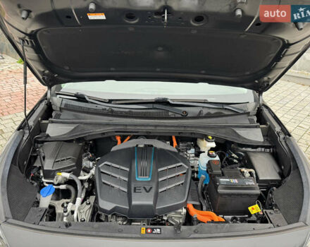 Чорний Кіа Niro, об'ємом двигуна 0 л та пробігом 109 тис. км за 17499 $, фото 36 на Automoto.ua