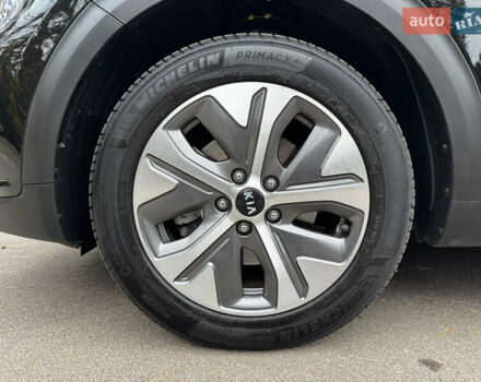 Чорний Кіа Niro, об'ємом двигуна 0 л та пробігом 107 тис. км за 20500 $, фото 25 на Automoto.ua