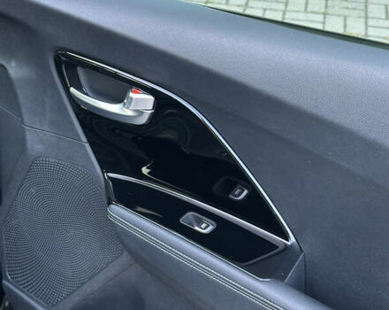 Черный Киа Niro, объемом двигателя 0 л и пробегом 112 тыс. км за 18750 $, фото 37 на Automoto.ua