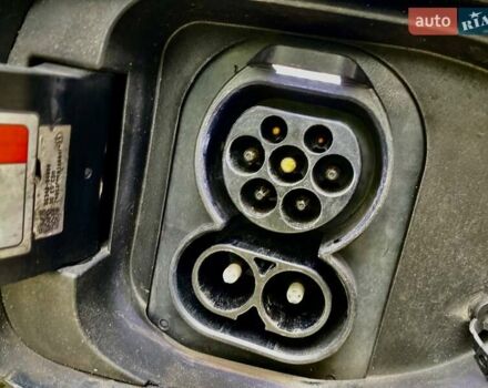 Черный Киа Niro, объемом двигателя 0 л и пробегом 142 тыс. км за 18900 $, фото 17 на Automoto.ua