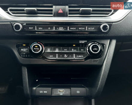 Черный Киа Niro, объемом двигателя 0 л и пробегом 158 тыс. км за 17800 $, фото 14 на Automoto.ua