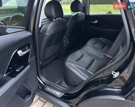 Черный Киа Niro, объемом двигателя 0 л и пробегом 135 тыс. км за 18650 $, фото 18 на Automoto.ua