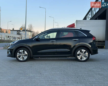 Чорний Кіа Niro, об'ємом двигуна 0 л та пробігом 98 тис. км за 19400 $, фото 12 на Automoto.ua