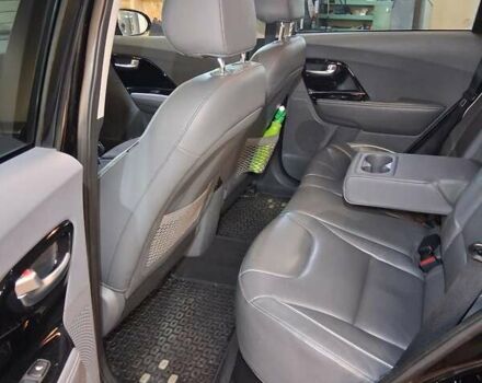 Чорний Кіа Niro, об'ємом двигуна 0 л та пробігом 143 тис. км за 17800 $, фото 17 на Automoto.ua