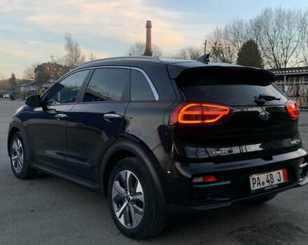 Черный Киа Niro, объемом двигателя 0 л и пробегом 110 тыс. км за 19250 $, фото 3 на Automoto.ua