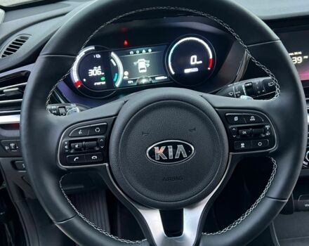 Черный Киа Niro, объемом двигателя 0 л и пробегом 106 тыс. км за 17900 $, фото 18 на Automoto.ua