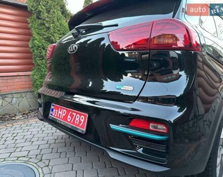 Чорний Кіа Niro, об'ємом двигуна 0 л та пробігом 126 тис. км за 19500 $, фото 4 на Automoto.ua
