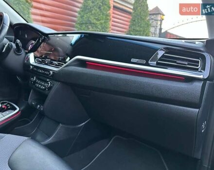 Чорний Кіа Niro, об'ємом двигуна 0 л та пробігом 126 тис. км за 19500 $, фото 31 на Automoto.ua