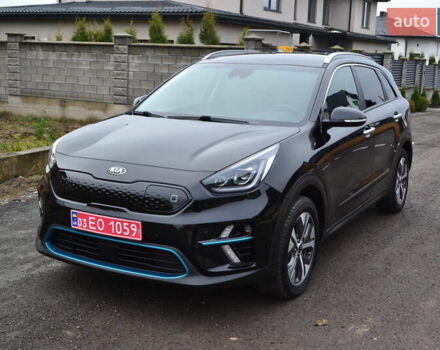 Чорний Кіа Niro, об'ємом двигуна 0 л та пробігом 169 тис. км за 18450 $, фото 4 на Automoto.ua