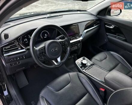 Черный Киа Niro, объемом двигателя 0 л и пробегом 147 тыс. км за 18990 $, фото 9 на Automoto.ua