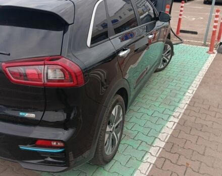 Чорний Кіа Niro, об'ємом двигуна 0 л та пробігом 170 тис. км за 16500 $, фото 4 на Automoto.ua