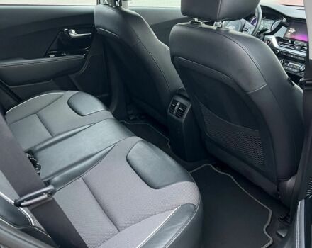 Черный Киа Niro, объемом двигателя 0 л и пробегом 106 тыс. км за 17900 $, фото 6 на Automoto.ua