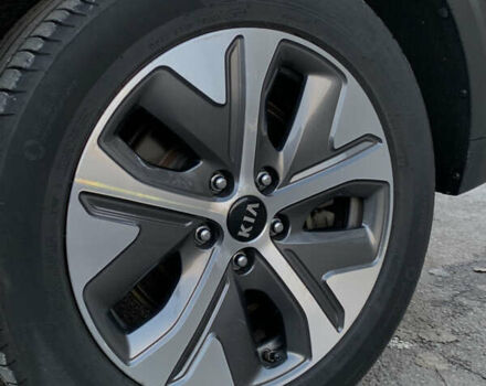 Черный Киа Niro, объемом двигателя 0 л и пробегом 110 тыс. км за 19250 $, фото 14 на Automoto.ua