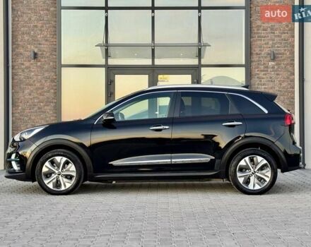 Черный Киа Niro, объемом двигателя 0 л и пробегом 110 тыс. км за 17999 $, фото 14 на Automoto.ua